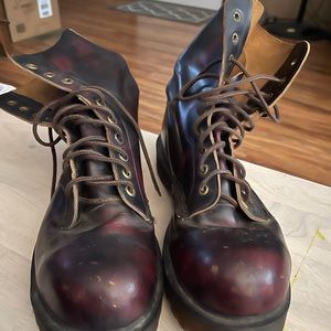 Mens Dr. Marten’s leather boots.